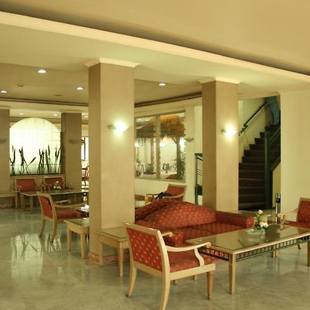 Hotel Royal Palace バンドゥン エクステリア 写真